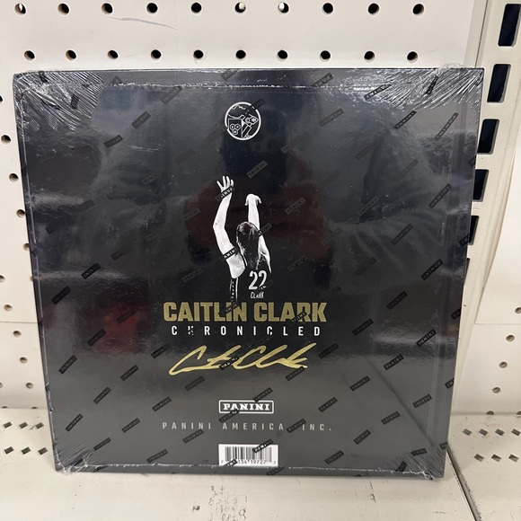 2025 CAITLIN CLARK TARGET ￼ Exclusive CHRONICLED BOOK. 32 Cards Factory Sealed - Picture 2 of 2